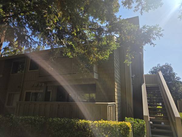 2BR/1BA Condo on Makati Cir · San Jose photo 2