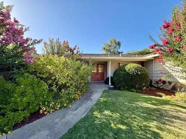 75 Stuart Ct photo 4