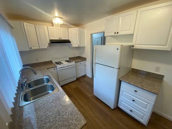 21411 Locust St Hayward, CA 94541 photo 3