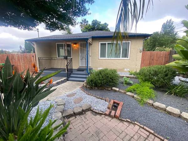 21411 Locust St Hayward, CA 94541 photo 2