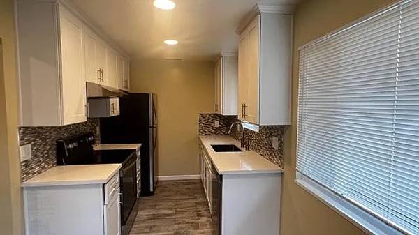 1BR/1BA Apartment on Studio Cir · San Mateo photo 4