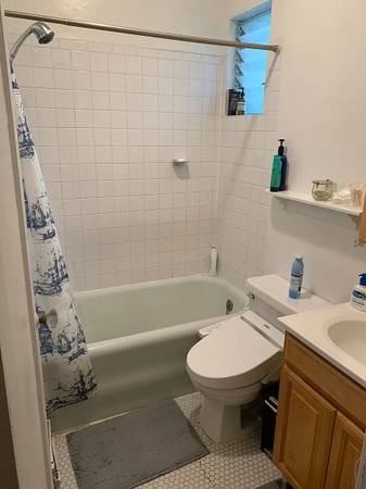 1BR/1BA Apartment on Floribunda Ave · Burlingame photo 3