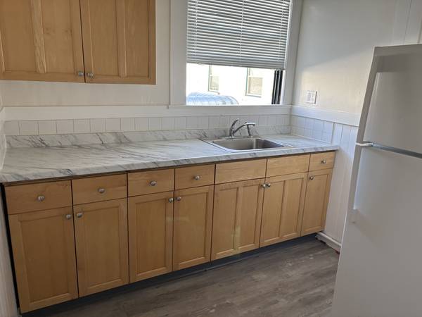 0BR/1BA Apartment · San Rafael photo 3