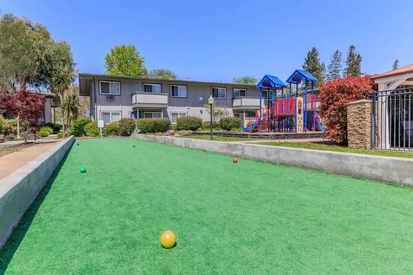 Creekside Apartments photo 2