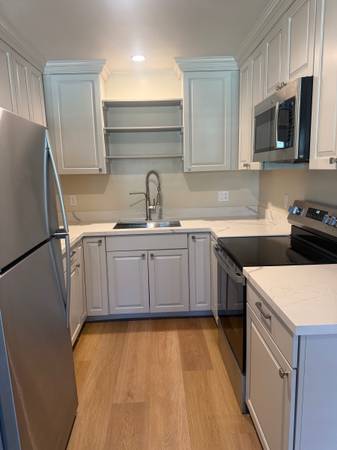 2BR/1BA Apartment on Village Ct · Walnut Creek photo 3
