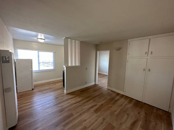 1BR/1BA Apartment · Mountain View photo 2