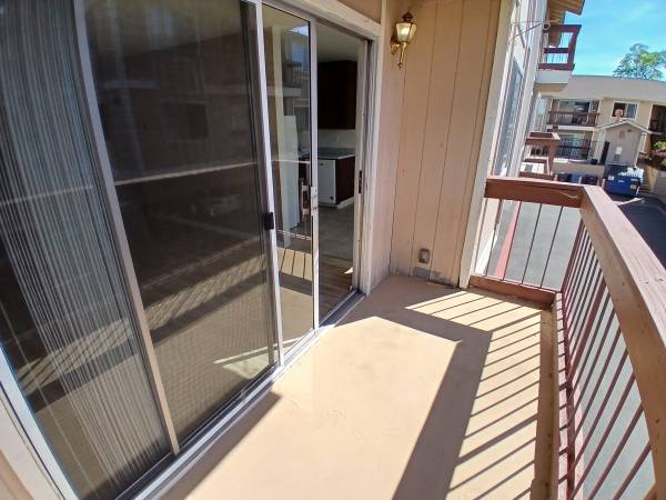 2BR/2BA Apartment on Sunnyvale-Saratoga Rd · Sunnyvale photo 3