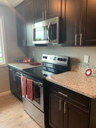 1BR/1BA Apartment on W Grant Line Rd. · Tracy photo 3