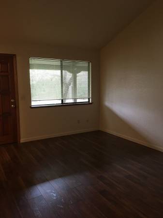 1BR/1BA Apartment on W Napa St · El Verano photo 4