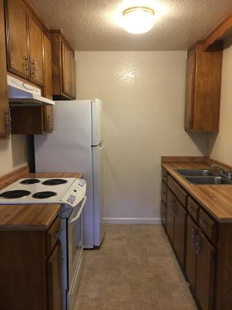 1BR/1BA Apartment on W Napa St · El Verano photo 3