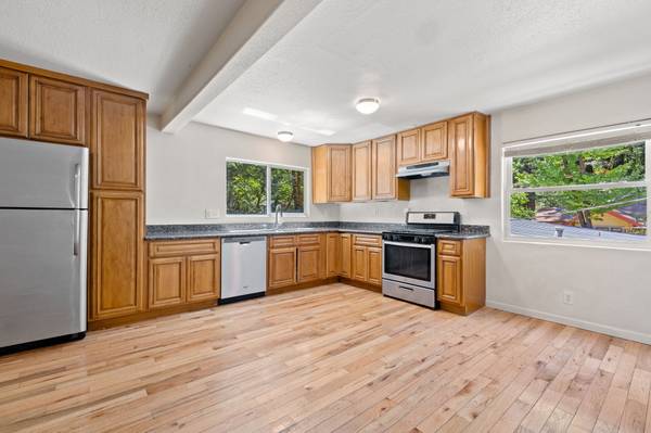 2BR/1BA Apartment · Guerneville photo 2