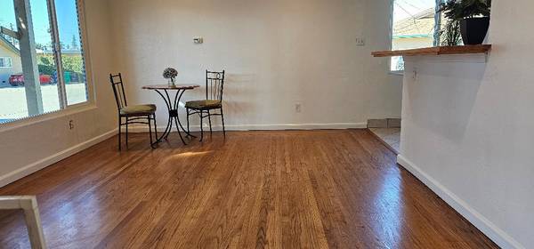 2BR/1BA Single Family House on Lowell Ave · Hayward photo 3
