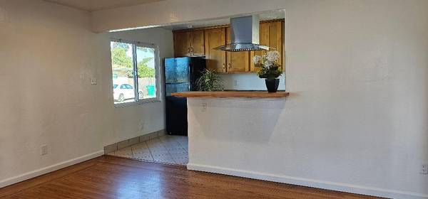 2BR/1BA Single Family House on Lowell Ave · Hayward photo 2