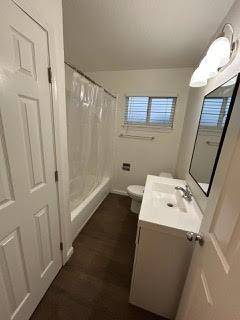 Spacious Upstairs Two Bedroom Apartment in Oakland photo 3