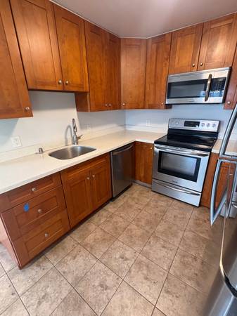 2BR/2BA Apartment · Redwood City photo 2