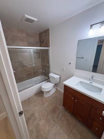 2BR/2BA Apartment · Redwood City photo 4