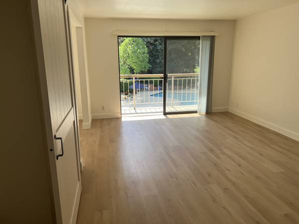 320 N Civic Dr Walnut Creek, CA 94596 photo 4