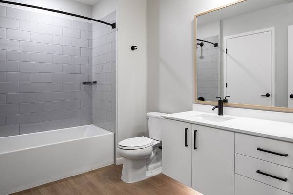 Apartments on El Camino Real · Santa Clara photo 3