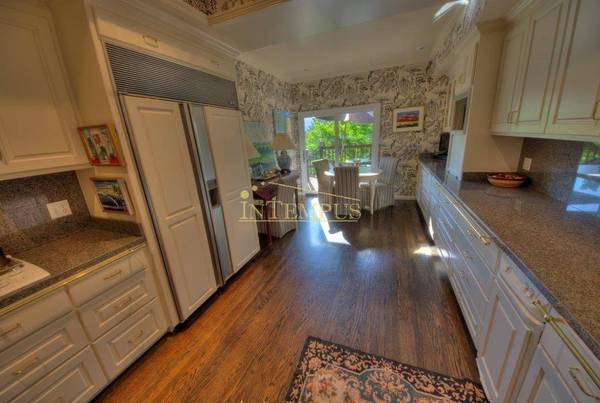 4BR/5BA Single Family House on Carriage Ct · Atherton photo 4