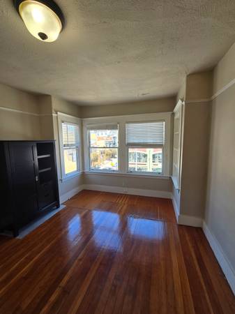 2BR/1BA Apartment on 11th Street · San Francisco photo 3