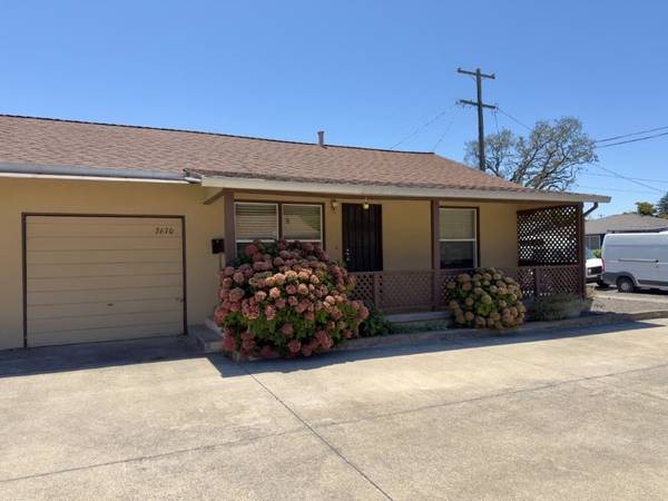 1BR/1BA Single Family House on Adrian Street · Napa photo 3