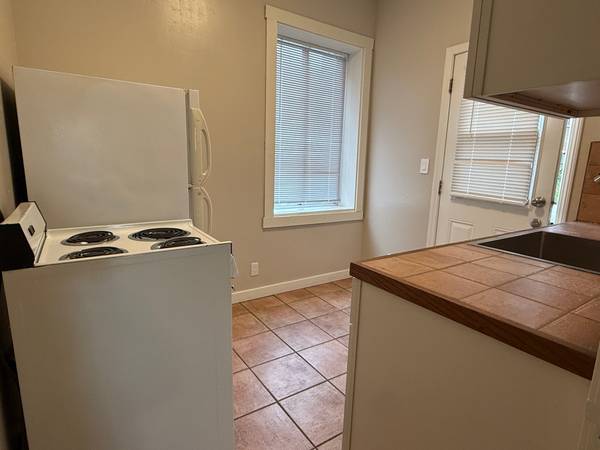 1BR/1BA Apartment · Alameda photo 4