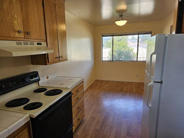 2BR/2BA Apartment · San Leandro photo 5