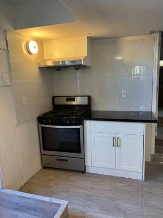 3BR/3BA Apartment on 9th Ave · Oakland photo 5