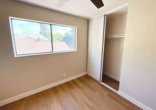 Spacious 3 Bedroom in Prime Location photo 2