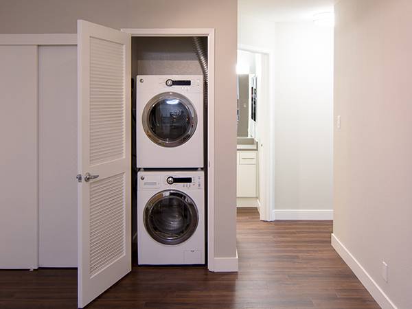 2BR/2BA Apartment on South Fair Oaks Avenue · Sunnyvale photo 4