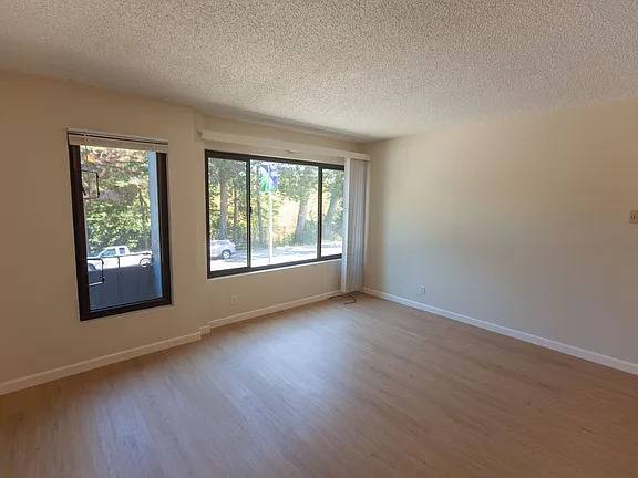 Apartments on Lincoln Way · San Francisco photo 2