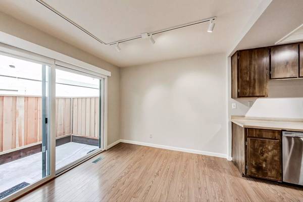 3BR/3BA Townhouse on Masonic Terrace · Fremont photo 3