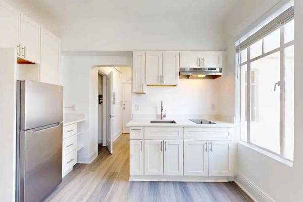 3272 21st St San Francisco, CA 94110 photo 2