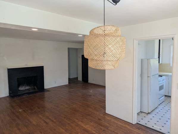 2BR/1BA Apartment · Menlo Park photo 3