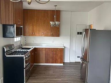 1BR/1BA Apartment on Telegraph Ave · Oakland photo 3