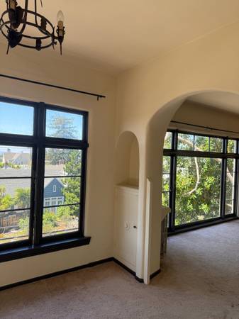 1BR/1BA Apartment · Oakland photo 4