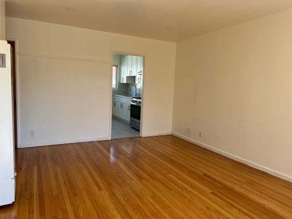 2BR/1BA Apartment on Mcgee Ave · Berkeley photo 4