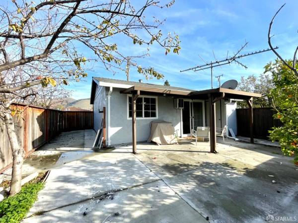 1BR/1BA Townhouse on Vallejo St · Fremont photo 5