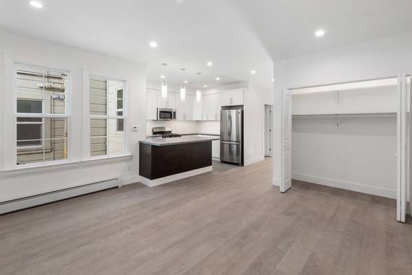 3BR/2BA Apartment on Oak Street 06 · San Francisco photo 3