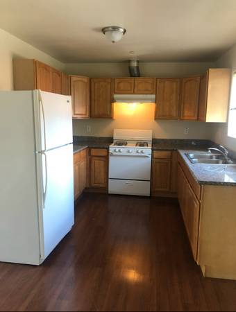 3BR/2BA Townhouse on Sudden St · Watsonville photo 4