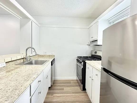 1BR/1BA Other on Alameda De Las Pulgas · Belmont photo 2