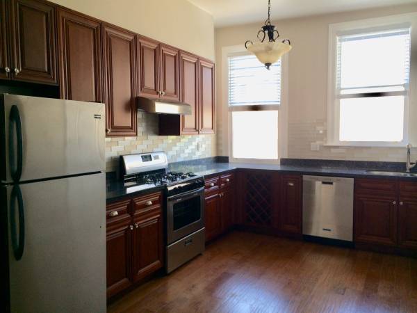 2BR/1BA Apartment on Capp Street · San Francisco photo 4