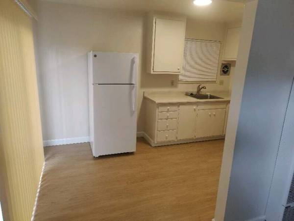 2BR/2BA Apartment · Hayward photo 3