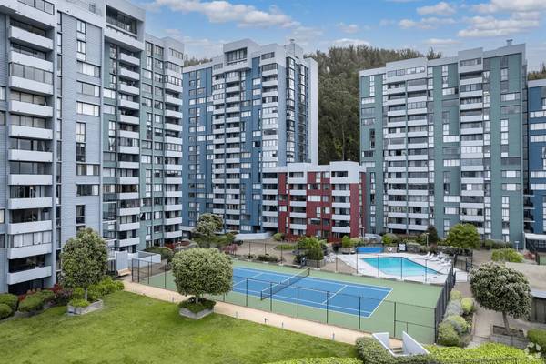 Gateview at Albany Hill Condos photo 2