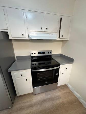 3BR/1BA Apartment · Berkeley photo 4