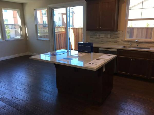 4BR/3BA Single Family House on Carbondale Way · Dublin photo 5