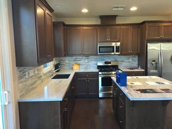 4BR/3BA Single Family House on Carbondale Way · Dublin photo 4