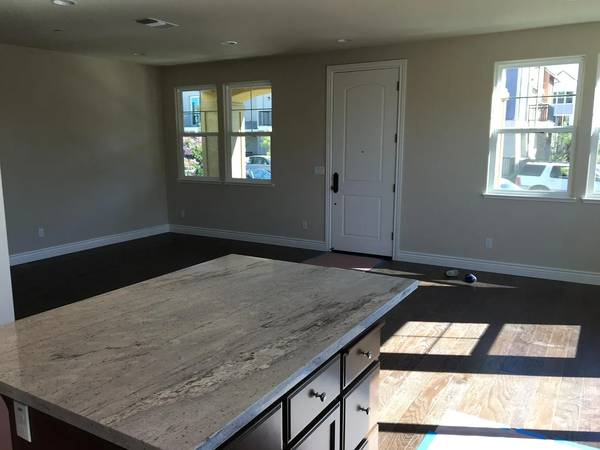 4BR/3BA Single Family House on Carbondale Way · Dublin photo 3