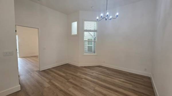 Houses on La Salle Ave Unit 1651 B · San Francisco photo 5