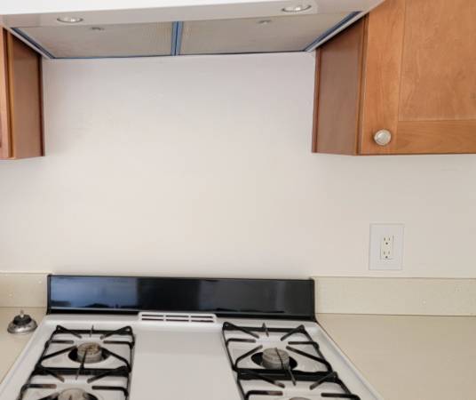 0BR/1BA Apartment on Sir Francis Drake · Fairfax photo 4